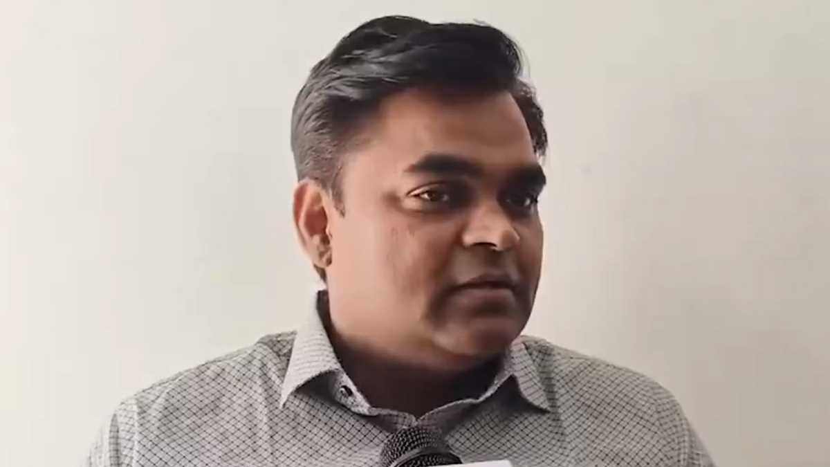 आतंकवाद पर पाकिस्तान को किसी के ऊपर उंगली उठाने का नैतिक अधिकार नहीं : डॉ. धनंजय कुमार आतंकवाद पर पाकिस्तान को किसी के ऊपर उंगली उठाने का नैतिक अधिकार नहीं : डॉ. धनंजय कुमार